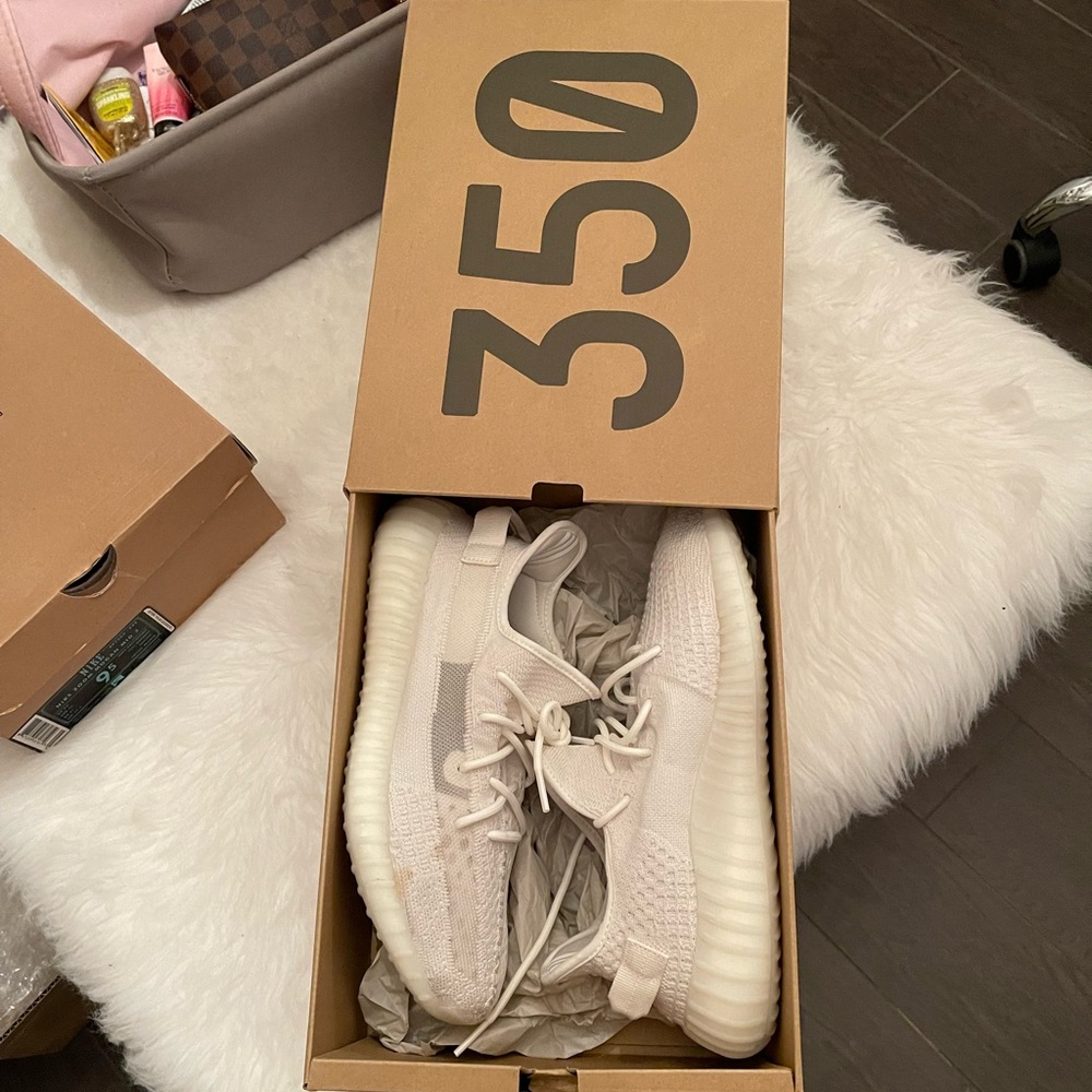 Authentic YZY 350 sneakers